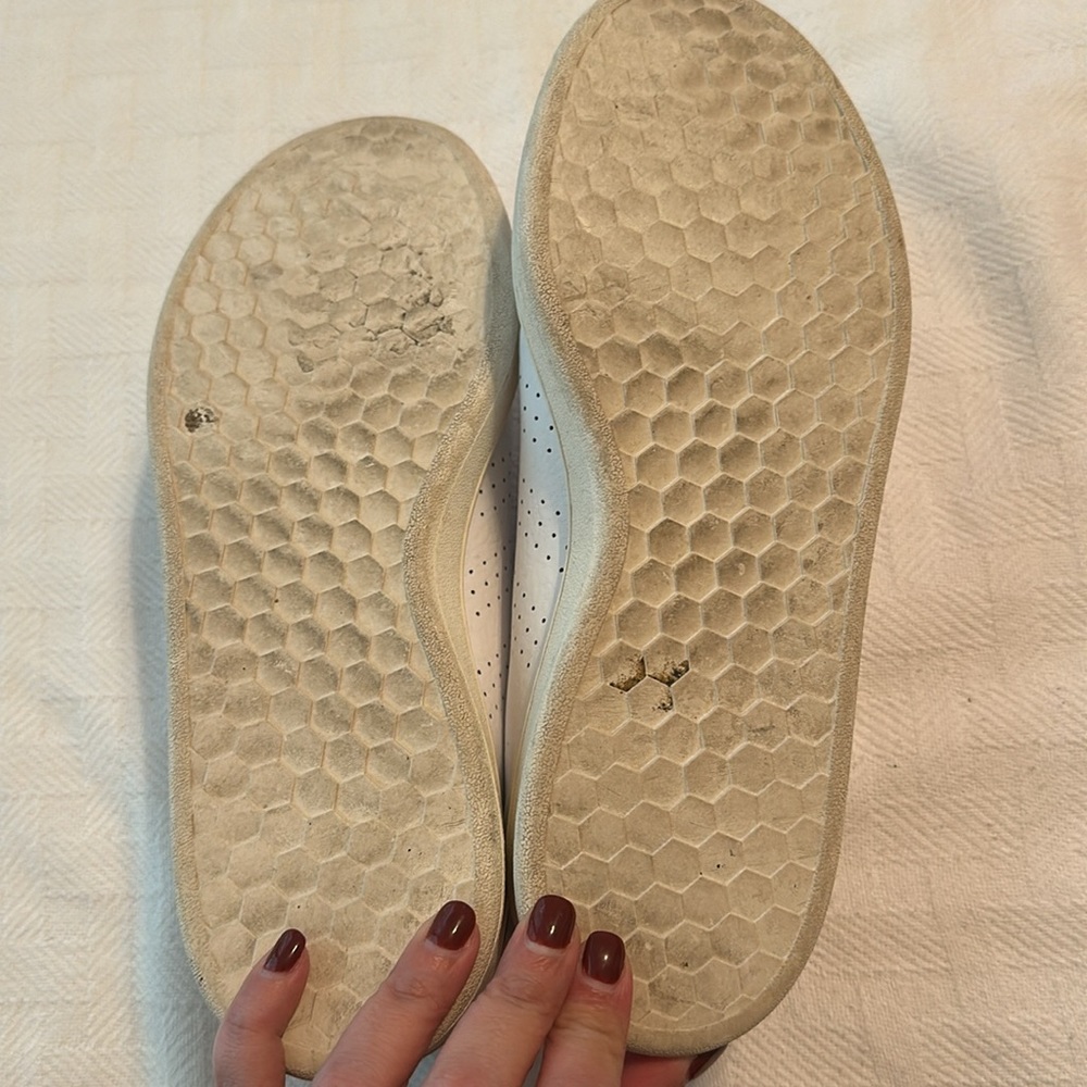 Adidas shoes - Picture 3 of 3